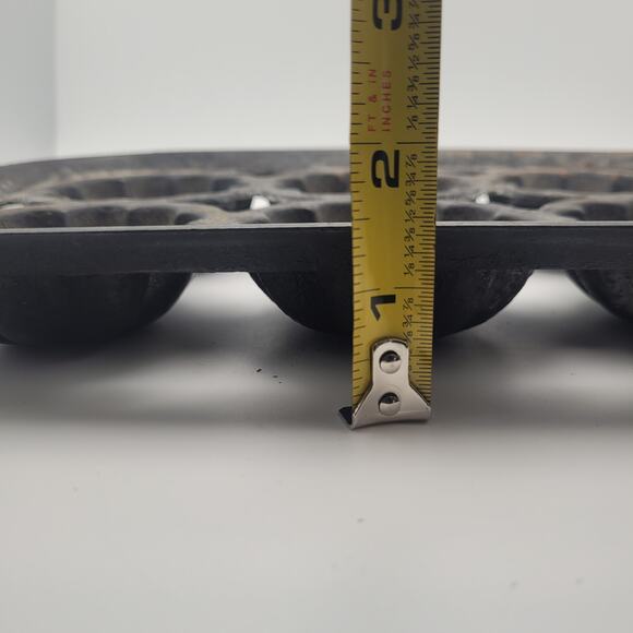 Vintage Cast Iron 6 Well Turks Head Gem Mold Pan Corn Bread Rustic Bakeware - Picture 12 of 12